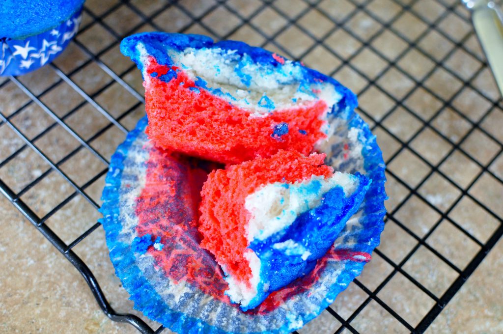 Tutorial: Layered and Tie-Dye 4th of July Cupcakes - Meg's Everyday ...
