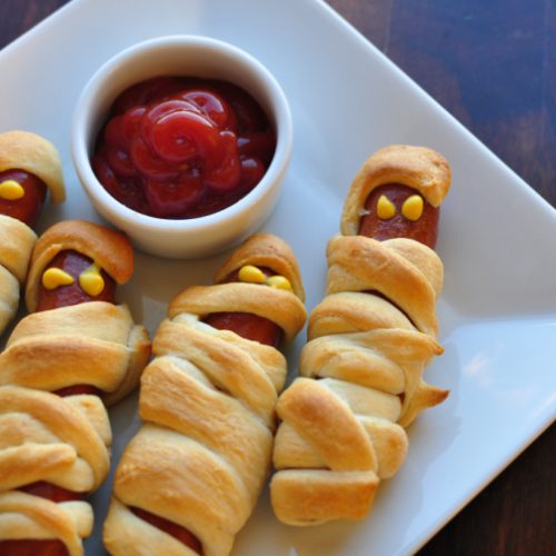 Halloweenies {Crescent Mummy Dogs} - Meg's Everyday Indulgence