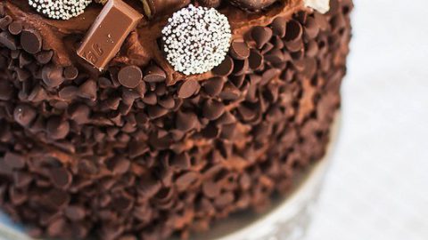 Deluxe Chocolate Overload Cake | Rebakers Cakeaway
